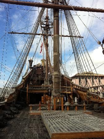 Looking towards the stern on the Neptune.  Ideas for pirate ship inside my museum. #pirates Modern Pirate Ship, Pirate Ship Deck, Captains Cabin, Ship Architecture, Ship Rigging, Ship Cabin, Old Pirate, Ship Life, Ship Deck