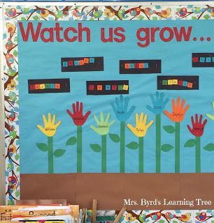 Cute garden theme bulletin board in kindergarten.  (Mrs.Byrd's Learning Tree) Spring Door Decorations For School, Classroom Diys, Door Decorations For School, Kindergarten Garden, Spring Door Decorations, Decorations For School, Garden Theme Classroom, Ark Ideas, Plant Kindness