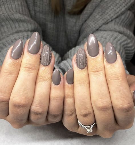 Black Sweater Nails, Cable Knit Nails, Nail Art Gris, Cable Knit Sweater Nails, Knit Nails, Fall Pedicures, Navidad Nails, Nail Glow, Nails Polygel