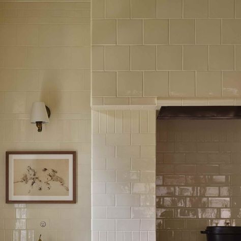 @lisastatondesign on Instagram: "Sharing a just-completed project where the tile layout is the showstopper. It's done in a subtle and sophisticated way (just the way we like it)!

Photography: @michaelcliffordphotography 

#kitcheninterior #kitchendesign #luxurykitchen #functionalkitchen #kitchenrenovation" Ivory Subway Tile, Tile Layout, Beautiful Kitchen Designs, Vogue Living, Boys Bathroom, Functional Kitchen, Kitchen Cabinetry, August 15, Kitchen Designs