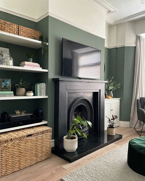 Living Room Knock Through, Green Living Room Color Scheme, Alcove Ideas Living Room, Dark Green Living Room, Alcove Ideas, Front Room Decor, Green Living Room Decor, Feature Wall Living Room, Victorian Living Room