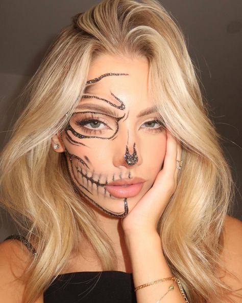 Maquillage Halloween Simple, Halloweenský Makeup, Holloween Makeup, Cute Halloween Makeup, Skeleton Makeup, Halloween Makeup Pretty, Amazing Halloween Makeup, Pretty Halloween, Halloween Makeup Inspiration