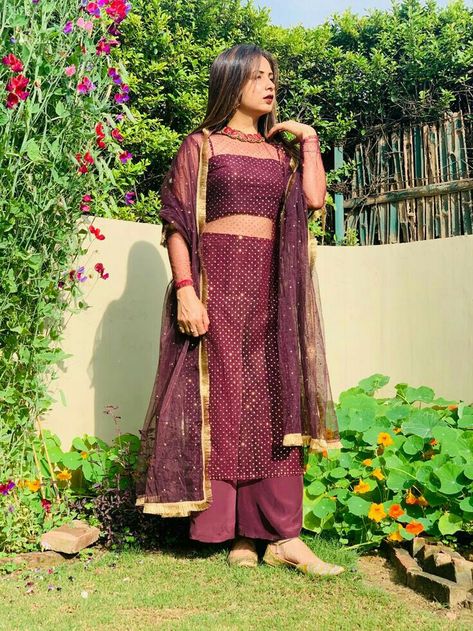 Sut Dijain, Net Kurti Designs, Party Wear Indian Dresses Designer, Purple Dress Outfit Party, Purple Dress Outfit, Net Kurti, Asian Wedding Dress Pakistani, Dress Outfits Party, Simple Kurti