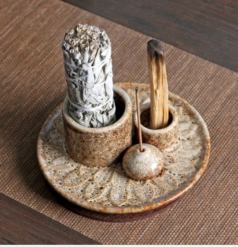 Sage Holder, Nordic Style Home, Incense Burner Holder, Ceramic Incense, Burning Incense, Diy Ceramic, Ceramic Pieces, Poly Clay, Ceramic Candle Holders