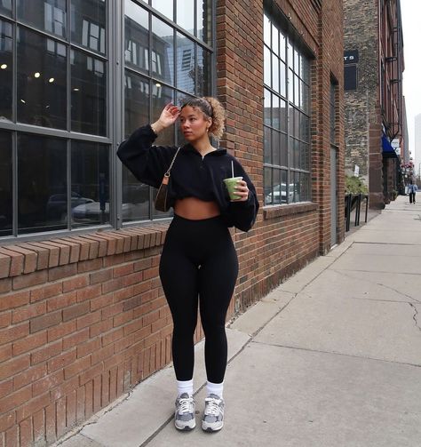 Modest Gym Outfit, Running Outfits, Outfits Trending, Modele Fitness, Gymwear Outfits, Gym Crush, Trending On Pinterest, Gym Attire, Leggings Outfits