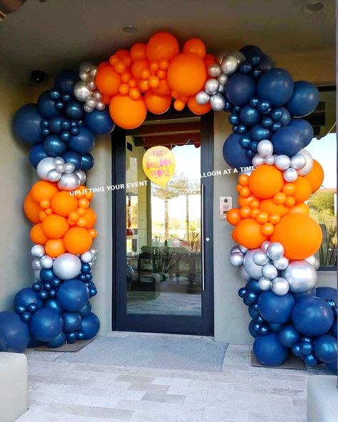 Blue Orange White Balloon Garland, Auburn Balloon Arch, Reunion Balloon Decorations, Blue And Orange Balloon Arch, Orange And Blue Balloons, Orange And Blue Party Decorations, Blue Orange Balloon Arch, Blue And Orange Balloon Garland, Orange Balloon Decorations