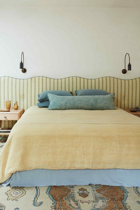 CLARKS BEACH - Jase Sullivan Byron Beach House, Tone On Tone Bedroom, Byron Bay Bedroom, Yellow And Blue Bedroom, Blue And Yellow Bedding, Beach Bedroom Ideas, Blue And Yellow Bedroom, Retro Style Bedroom, Yellow Bedrooms