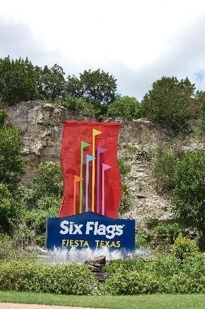 Texas Vacation Spots, San Antonio Vacation, Six Flags Fiesta Texas, Only In Texas, Park Games, Texas Vacations, Loving Texas, South Texas, Fun Places To Go