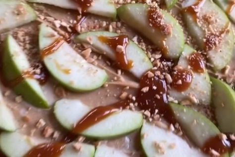 Apple Dips, Crazy Busy Mama, Taffy Apple, Roll Out Sugar Cookies, Apple Cookie, Butter Sugar Cookies, Coffee Creamer Recipe, Creamer Recipe, Slow Cooker Pasta