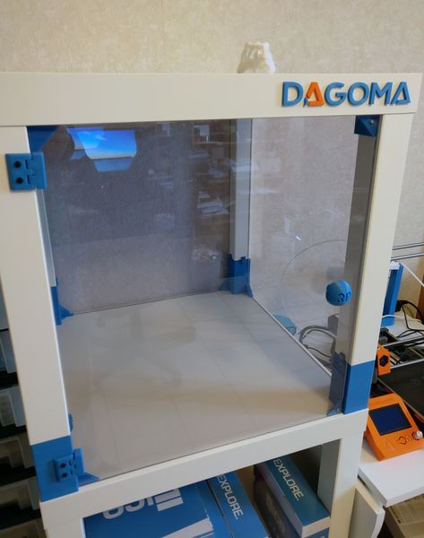 3D printer case with Lack tables (Ikea) by Shoyun. Cosplay Room, Build A 3d Printer, 3d Printer Enclosure, Lack Table, 3d Printer Ideas, 3d Printing Business, 3d Print Ideas, 3d Printing Diy, 3d Cnc