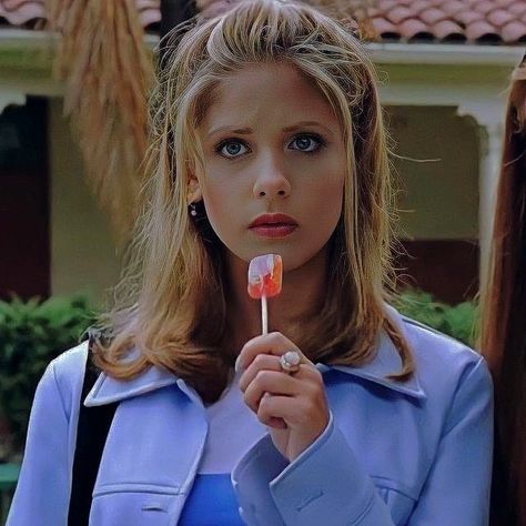 Buffy Summers Icons, Baby Blue Pants, Sarah Michelle Gellar Buffy, Buffy Style, Buffy Summers, Joss Whedon, Liv Tyler, Sarah Michelle Gellar, Buffy The Vampire