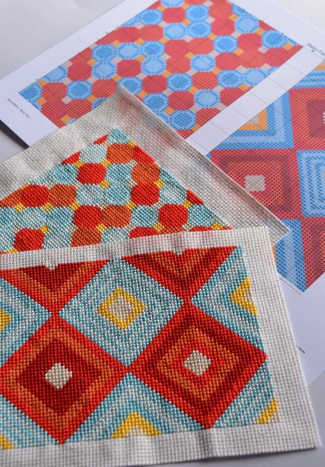 Cross Stitch Cushion, Rustic Fabric, Cross Stitch Geometric, Needlepoint Stitch, Needlepoint Designs, Cross Stitches, Needlepoint Patterns, Retro Fabric, Cross Stitch Patterns Christmas