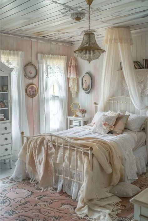 Vintage Girls Bedroom, Bedroom Inspo Vintage, Shabby Chic Girls Bedroom, Girls Bedroom Vintage, Beautiful Dorm Room, Boho Style Room, Girls Bedroom Decor Ideas, Fancy Bedroom, Bedroom On A Budget