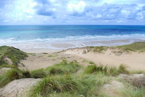 Cornwall Cottages, England Beaches, Beach Path, Sea Dream, Beach Pictures Friends, Chloe Bennet, Family Beach Pictures, Public Domain Images, Holiday Cottage