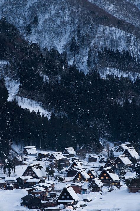 Shirakawa Go, Japanese Village, Arte Peculiar, Snow Village, Winter Magic, Mountain Range, Out Of This World, Winter Scenes, In The Middle