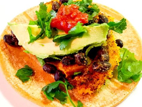 Squash Tacos, Vegetarian Comfort Food, Acorn Squash Recipes, Eat Veggies, Veg Dishes, Vegan Tacos, Vegan Lunches, Tortilla Recipe, Acorn Squash