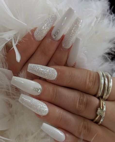 White Acrylic Nails With Glitter, Acrylic Nails With Glitter, Of White Nails, Diamond Nail Designs, Nails With Glitter, White Acrylic Nails, Long Nail, Cute Acrylic Nail Designs, White Nail Art