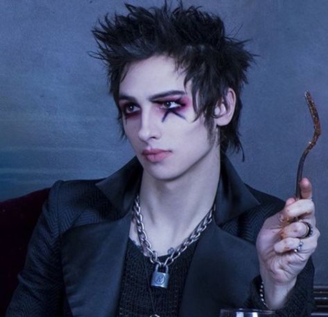 Remington Leith, Sebastian Danzig, Emerson Barrett, Ulquiorra Cifer, Emo Memes, Palaye Royale, Emo Bands, Pretty Men, Makeup Inspo