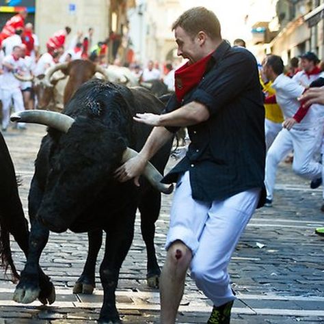 Two heroes turn running with the bulls into savage art - long but fascinating article on Pamplona's Running of the Bulls | Thrillist Running With The Bulls, Bull Running, Converse Wallpaper, Andy Bell, Running Of The Bulls, Bull Run, The Eighth Day, Mexican Culture, Pamplona