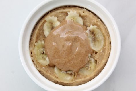 Banana Oatmeal Mug Cake, Banana Microwave, Oatmeal Mug Cake, Banana Oat Cake, Cake For One Recipe, Cinnamon Toast Recipe, Peanut Butter Banana Oatmeal, Microwave Mug Cake, Banana Mug Cake