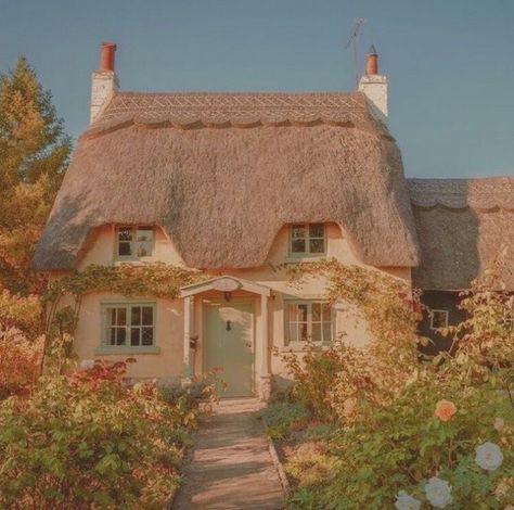 Cottage Core House Aesthetic, Aesthetic Cottages, Forest Cottage Aesthetic, Cottagecore House Aesthetic, Cottagecore House Exterior, Cottage House Aesthetic, Cottagecore Aesthetic House, Soft Cottagecore Aesthetic, Cottagecore Background