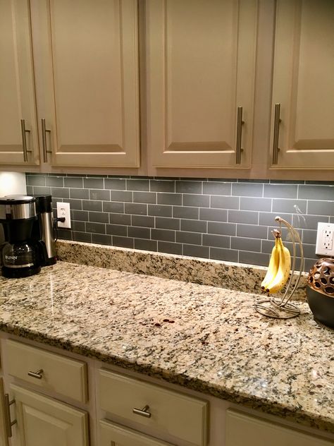 Back Splash Patterns For Kitchen With Brown Counter Tops, Dark Brown Cabinets Kitchen Backsplash Ideas Granite Countertops Gold, Brown Cabinets Kitchen Backsplash, Brown Cabinets Kitchen, Dark Brown Cabinets Kitchen, Dark Brown Cabinets, Black Backsplash, Peel Stick Backsplash, Brown Granite