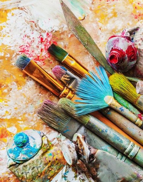 #colors #brushes #colorbrushes Paint Brushes Photography, Painter Photography, Sketches Art, Best Business Ideas, Paint Photography, Creative Soul, Pencil Sketches, Artist Aesthetic, Drawing Pencil