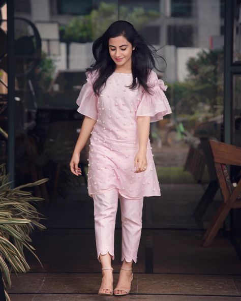 Blush pink, dramatic sleeves, pearl embellishments & straight fit pants - everything I love in one outfit by @skirtandco 💕✨ They are… Celana Fashion, Kurti Sleeves Design, Indian Designer Suits, Gaun Fashion, Salwar Designs, Salwar Kamiz, Dress Neck Designs, Kurti Neck Designs, Kurti Designs Party Wear