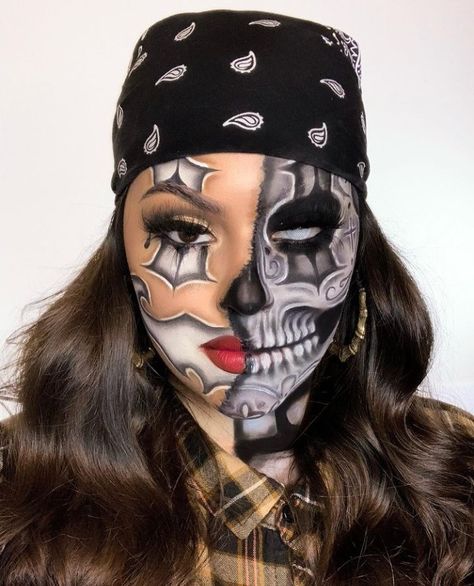 Chicana Skull Makeup, Chicano Makeup Halloween, Halloween Full Face Makeup, Chola Halloween Makeup, Skull Clown Makeup, Half Clown Makeup, Cholo Makeup, Easy Creepy Halloween Makeup, Cholo Clown Makeup