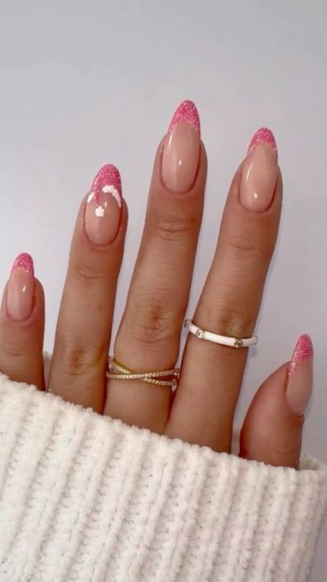 Get into the holiday spirit with 25 trendy nails for December 2024: festive and chic ideas! From classic Christmas colors to glitzy metallics and modern nail art, these designs are perfect for the season. Whether you're hosting a party or lounging by the fire, these nail trends will keep you stylish all winter long! #DecemberNailInspo #HolidayManicureTrends #FestiveChicNails #ChristmasNailGoals2024 #WinterNailIdeas #NewYearsEveStyle #NailInspoTrends #HolidayBeauty2024 #TrendyNailArtIdeas #WinterStyleVibes Nail Designs For December, Nails For December, December Nail Designs, Nail Ideas For Christmas, December Nail Ideas, Santa Hat Nails, Nail Ideas Designs, Artist Hue, Christmas Artist