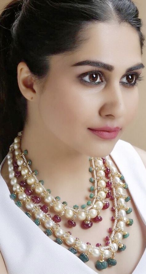 Moti Jwellary, Moti Sets Jewellery, Digger Halloween Costume, Gold Silver Christmas Tree, Modern Pearl Jewelry, Indian Jewelry Earrings, Choker Necklace Designs, Fancy Jewelry Necklace, Bridal Jewelry Vintage