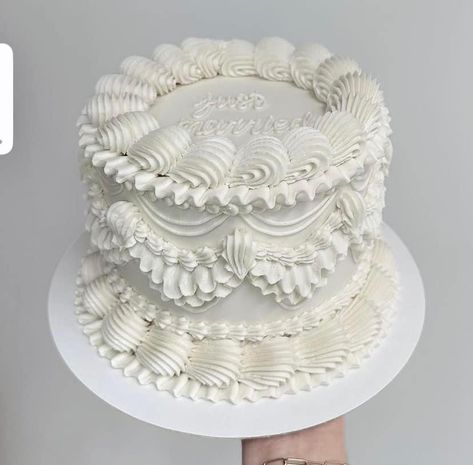 Wedding Cake Ideas Vintage, Aesthetic Cake Designs, Aesthetic Cake Ideas, Cake Ideas Aesthetic, Wedding Cake Boho, Super Cool Cakes, Cake Boho, One Tier Cake, Elegant Cake Design