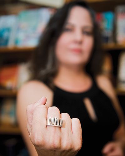 Kelly Justice had this ring custom-made to celebrate her 20th year as a bookseller and her first year as the owner of Fountain Books. Weird Picture, Custom Library, Bookish Style, Book Ring, Library Shelf, Librarian Style, Book Rings, Library Science, Books Photo