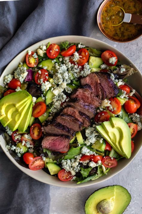 Steak Salad With Honey Mustard Caper Dressing - Dash of Mandi Flank Steak Salad Recipe, Cottage Dinners, Flank Steak Salad, Steak Salad Recipe, Diet Salad Recipes, Hawaiian Bbq, Salad Diet, Lunch Salad, Beef Salad