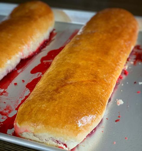 Currants Roll Recipe, Coconut Roll, Guyanese Recipes, Trinidad Recipes, Coconut Tart, Coconut Bread, Island Food, Bread Recipes Sweet, Delicious Bread