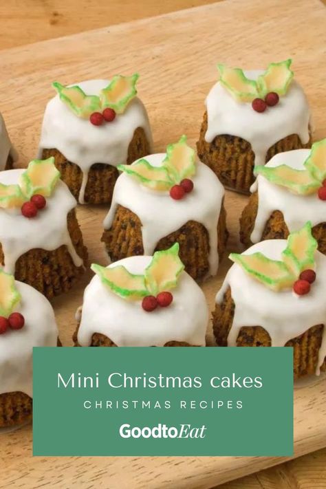 Mini Christmas Cakes Recipe, Christmas High Tea Food, Christmas Fruit Cake Cupcakes, Mini Fruit Cakes Christmas, Baked Bean Tin Christmas Cake, Small Christmas Cake Recipe, Individual Christmas Fruit Cakes, Individual Cakes Mini Christmas, Gingerbread Mini Loaf Cakes