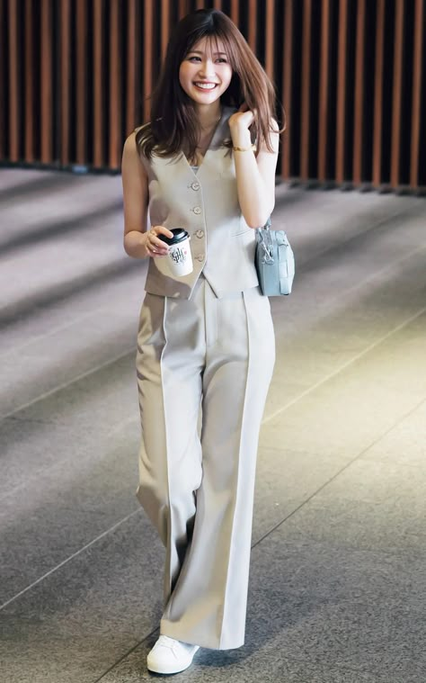 Korean Ladies Fashion, Business Casual Outfits Dress, Inspiration Outfit Ideas, Classy Business Outfits, Outfit Ideas Fashion, Modest Dresses Casual, Effortless Outfit, Everyday Fashion Outfits, Woman Suit Fashion