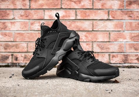 Black Trainer, Nike Air Huarache Ultra, Nike Air Max 90 Mens, Nike Shoes Huarache, Nike Air Jordan Shoes, Cheap Nike Air Max, Nike Shoes Outfits, Mens Shoes Black, Best Shoes For Men