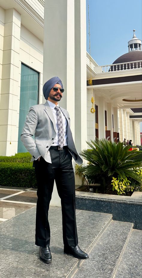 Cort Pent Design Men, Mens Pent Coat Design, Coat Pent Colors For Men, Blazer Colours For Men, Pagg Turban Colour, Formal Colour Combination For Men, Sardar Fashion Turban, Coat Pant With Turban For Men, Coat Pent Men Suits With Turban