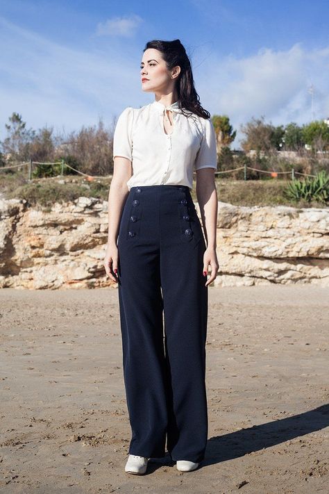 Fashion 60s, Marlene Hose, 1940's Style, 1940's Fashion, Navy Sailor, Fashion 80s, Sailor Pants, 40s Fashion, Shooting Photo