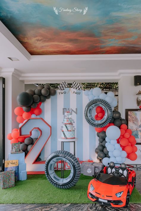 Fast One Birthday Backdrop, Hulk Birthday Parties, Cars Birthday Party Decorations, Hotwheels Birthday Party, 2nd Birthday Party For Boys, 2nd Birthday Boys, Hot Wheels Birthday, Simple Birthday Decorations, Car Birthday Theme