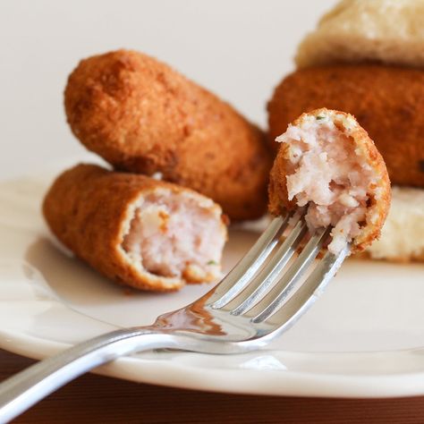 Ham Croquettes Recipe, Cuban Meals, Farm Meals, Ham Croquettes, Cuban Bread, Croquettes Recipe, Cuban Dishes, Cuban Cuisine, Cuban Food