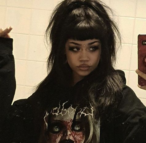 #aesthetic #alternative #alt #emo #grunge #dark #black #blackgirls #altblackgirls #egirl #blackegirl #style Afro Goth, Vampire Bride, Afro Punk Fashion, Gothic Hairstyles, Goth Hair, Alt Girls, Alternative Makeup, Goth Women, Edgy Makeup