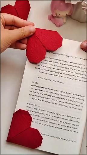 Marque Page Diy, Hadiah Diy, Handmade Bookmarks Diy, Diy Photo Book, Kraf Kertas, Diy Crafts Bookmarks, Heart Bookmark, Book Crafts Diy, Cute Origami