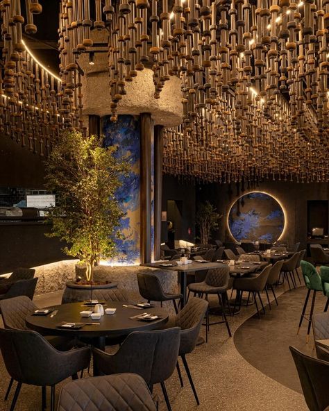 restaurant design • Instagram Restaurant Interior Design Italian, Restaurant Interior Design Luxury, Luxury Cafe Interior Design, African Restaurant Design, Luxury Restaurant Design, Gazebo Restaurant, Arab Restaurant, Wallpaper Restaurant, English Bar