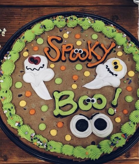 Halloween Message Cookies, Halloween Cookie Cake Ideas, Halloween Cookie Cake, Square Cookies, Halloween Cake Decorating, Cookie Cake Designs, Bear Cakes, Cake Decorating Designs, Candy Desserts