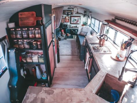 Skoolie Kitchen, House Bus, Rv Diy, Skoolie Conversion, Travel Bus, School Bus Tiny House, School Bus Camper, School Bus House, Bus Trip