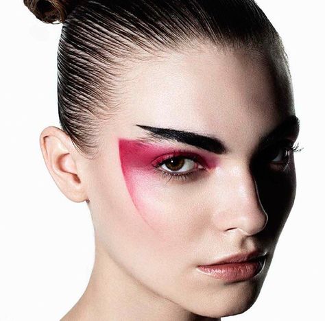 Retro Futuristic Makeup, Origami Makeup, Cyberpunk Makeup, Futuristic Makeup, Geisha Makeup, Kabuki Makeup, Hair Sleek, 80s Makeup, Drag Make-up