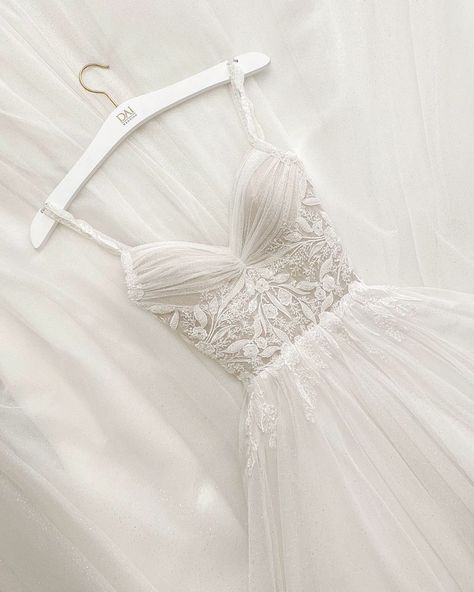 Gaun Abad Pertengahan, Pretty Wedding Dresses, Cute Wedding Dress, Dream Wedding Ideas Dresses, Yes To The Dress, Pretty Wedding, Wedding Dress Inspiration, Dream Wedding Dresses, Fancy Dresses