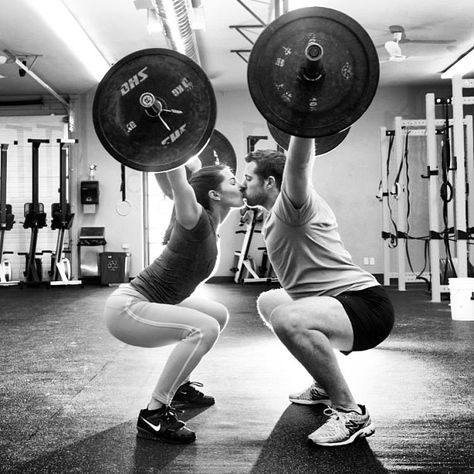 Fit Couples Pictures, Crossfit Wedding, Crossfit Couple, Fitness Couples, Women Fitness Photography, Gym Photoshoot, Gym Couple, Gym Photography, Gym Poster